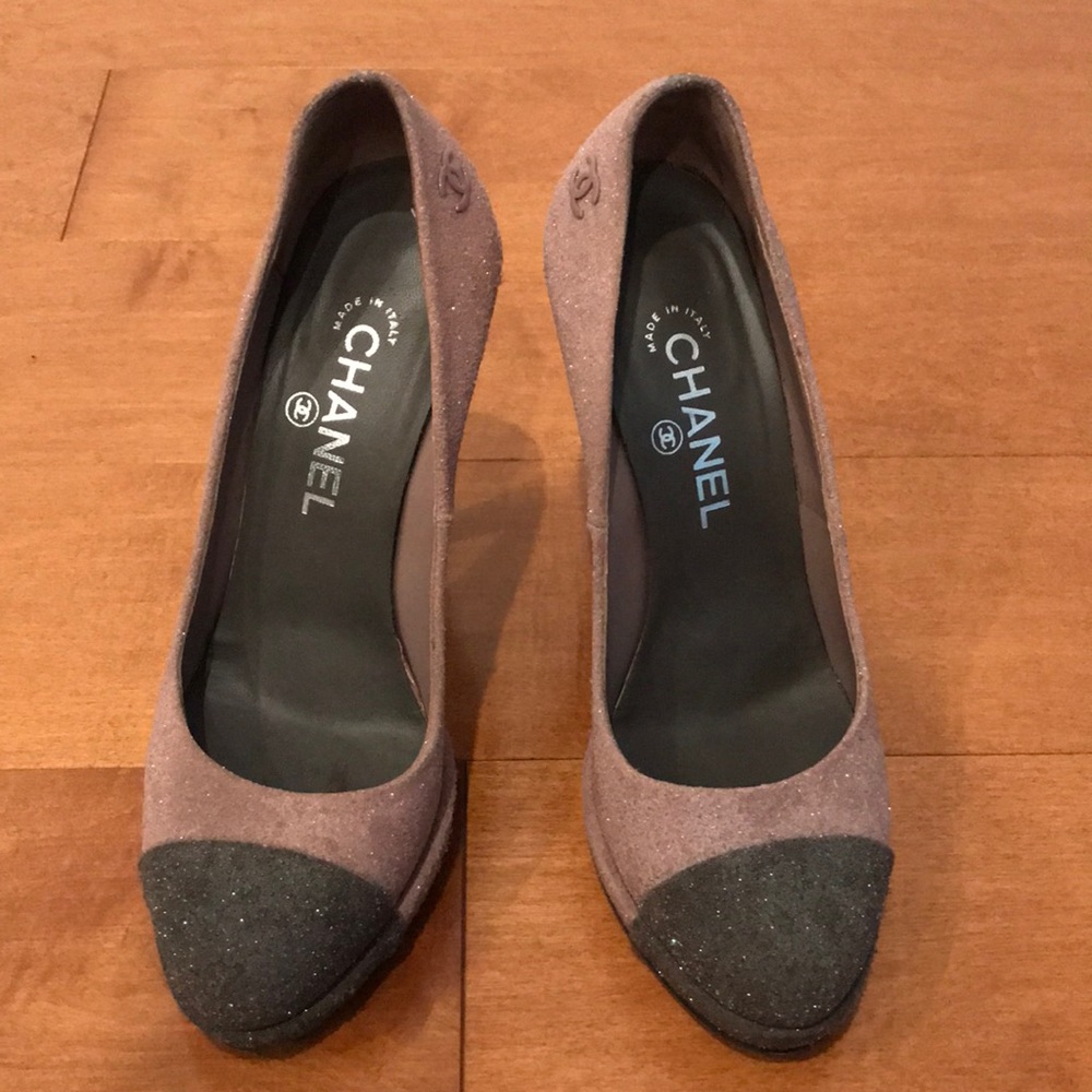 Beautiful Chanel shoes!